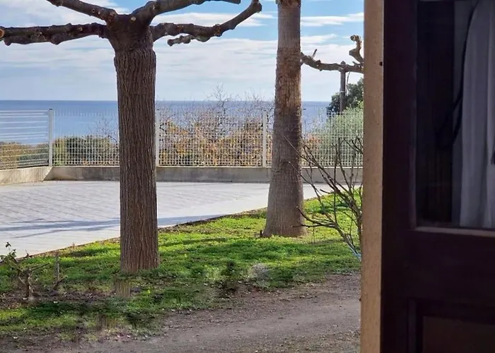 Marie-ange Entre Et Montagne *