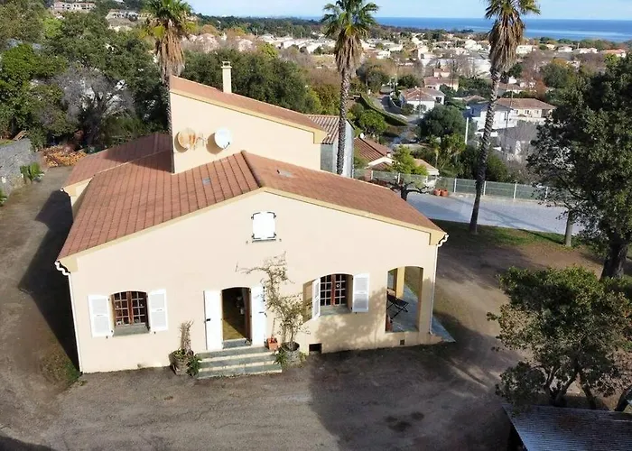 Marie-ange Entre Et Montagne